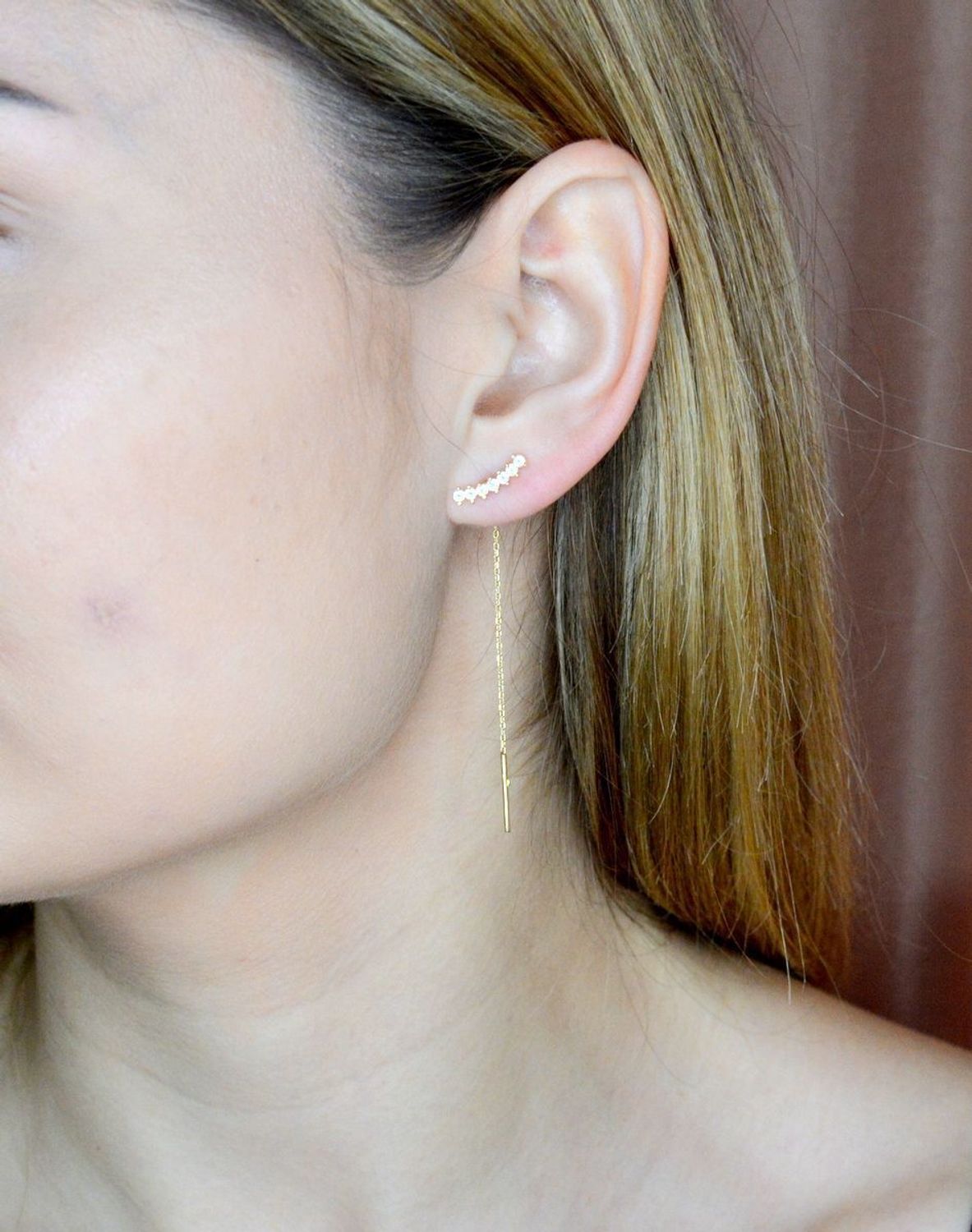 Złote kolczyki 585 przeciągane z cyrkoniami KL 8713 585. Eleganckie, złote kolczyki przeciągany łańcuszek z cyrkoniami. Idealne na prezent. Eleganckie, złote kolczyki przeciągane z cyrkoniami. Idealne na prezent dla ukochanej. Kolczy.jpg